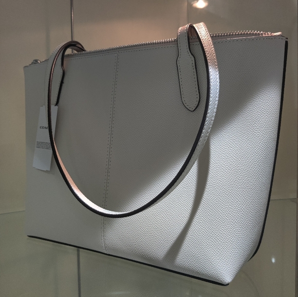 New! CW395 XG Fiona Tote in Sv/Chalk, $298 Retail - Picture 4 of 6